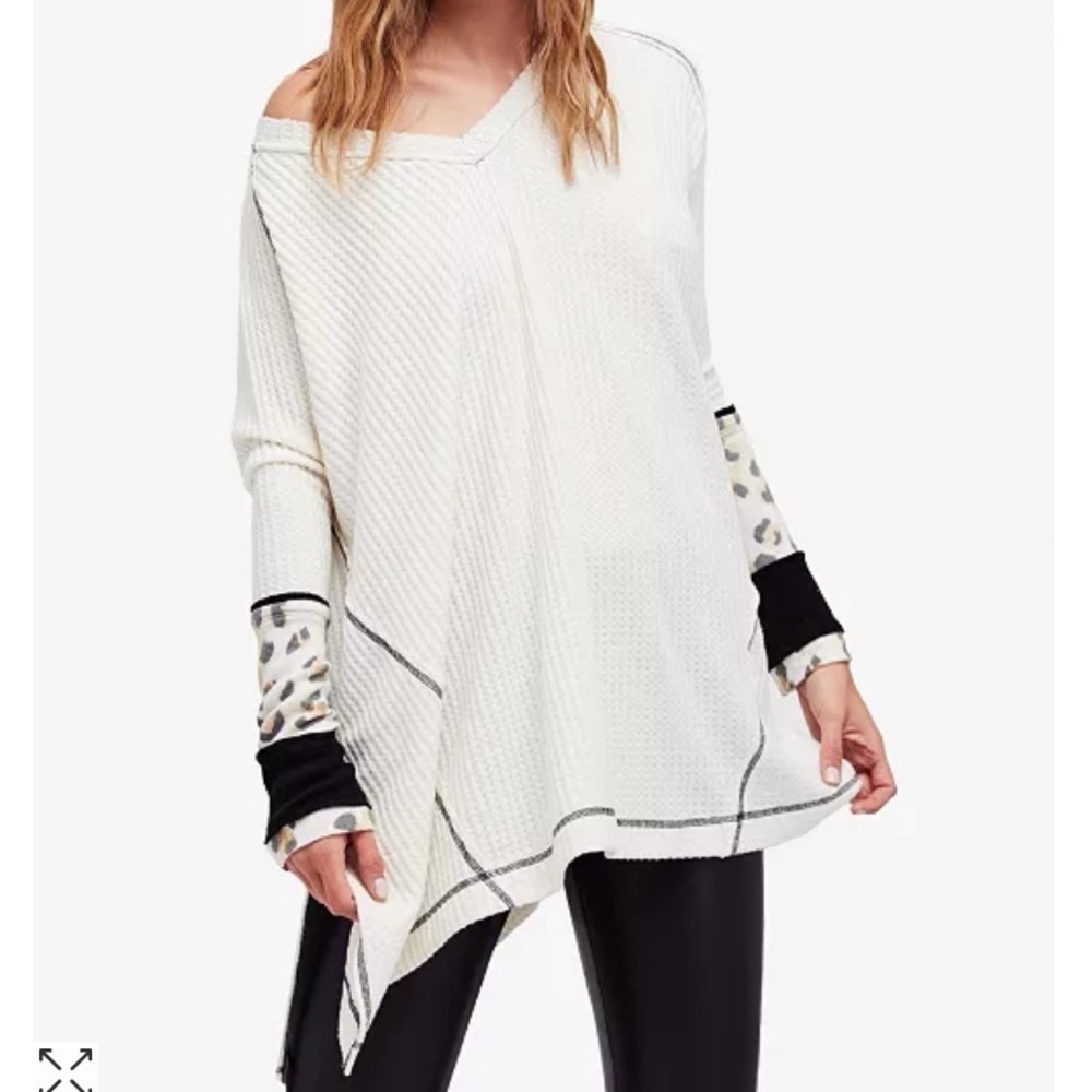 𝅺FREE People Lovin Leopard Oversized Thermal Top